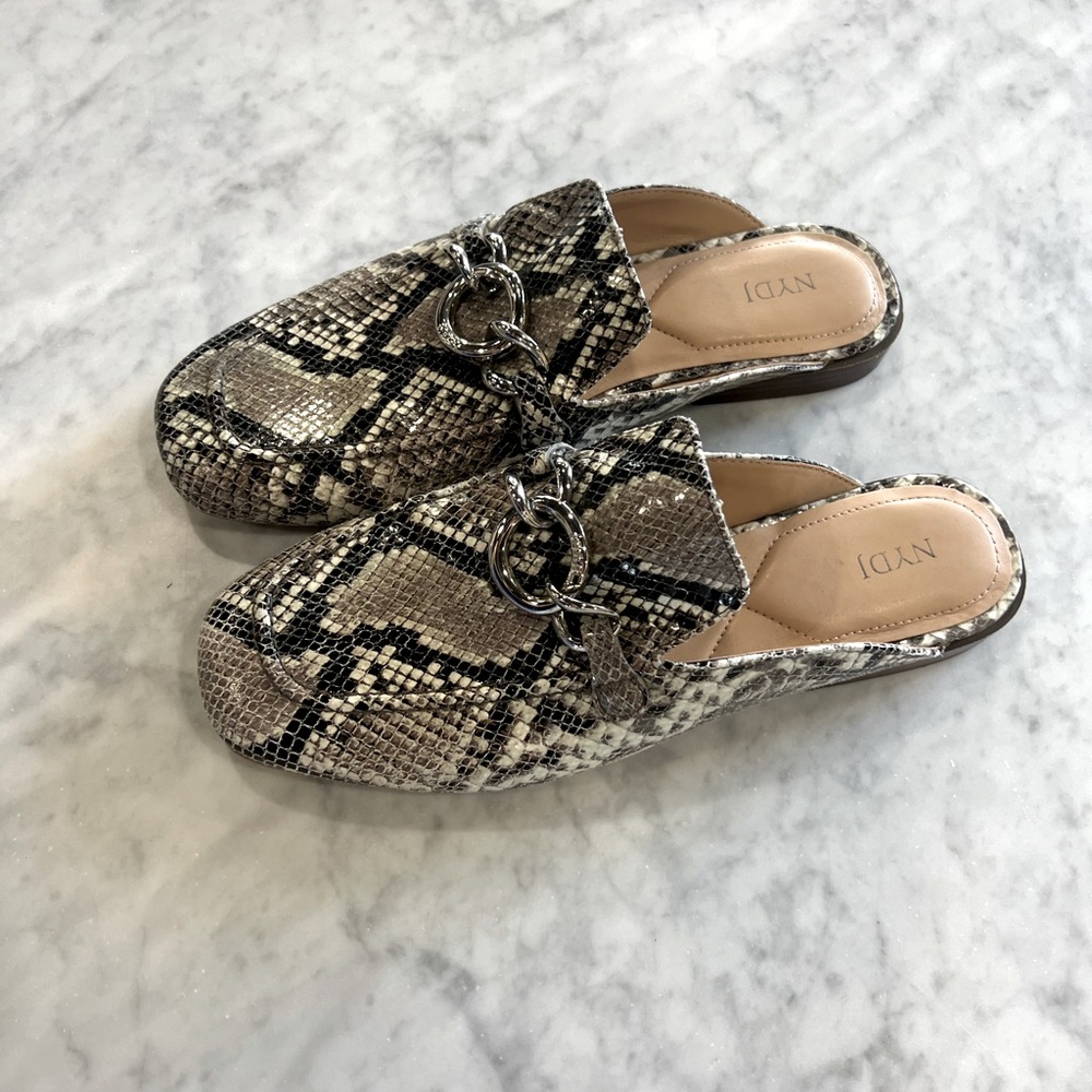 EUC WORN 1x NYDJ LOAFERS
